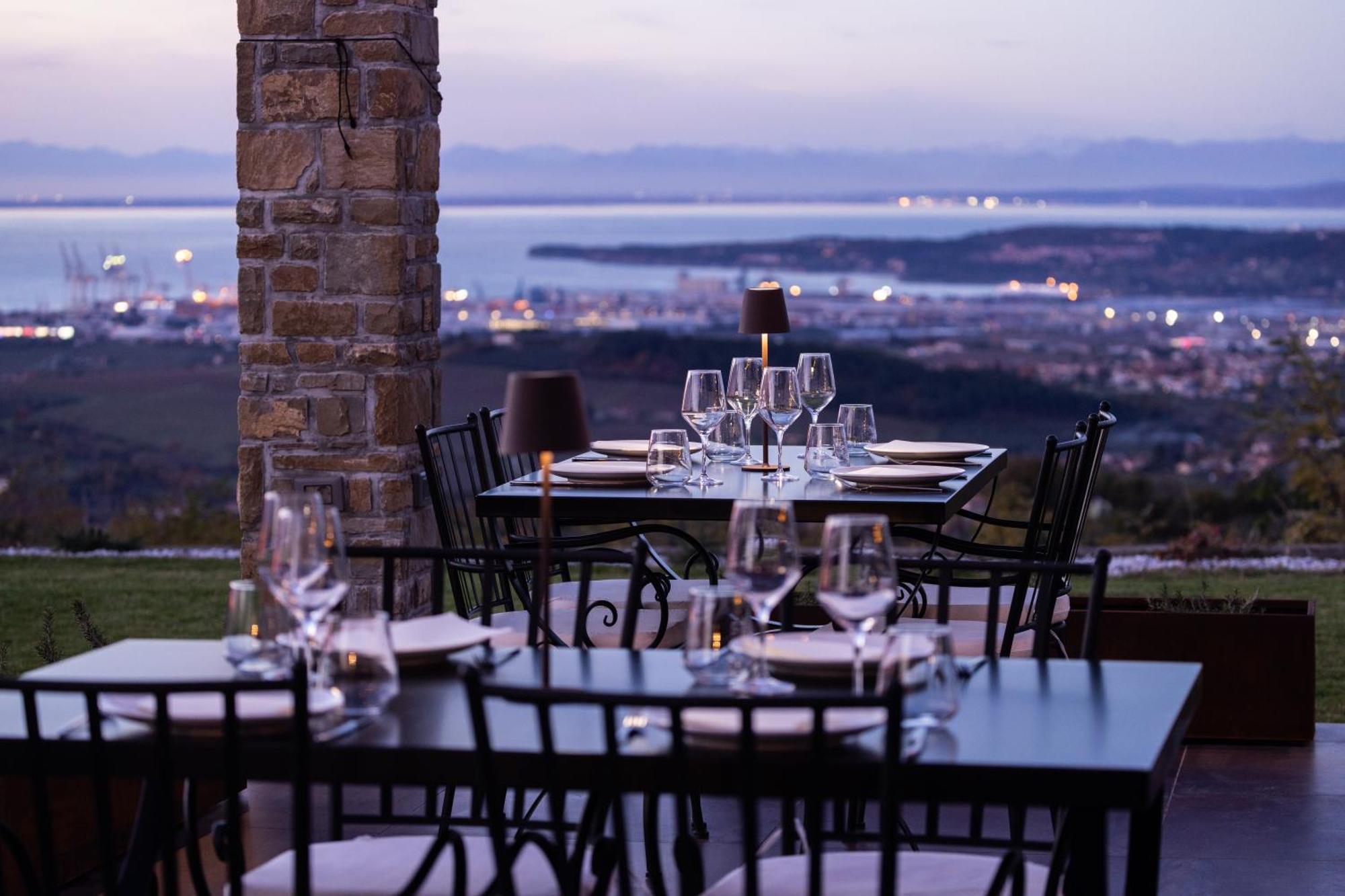 Stok - Rooms, Wine & Restaurant - Marezige, Koper Ngoại thất bức ảnh