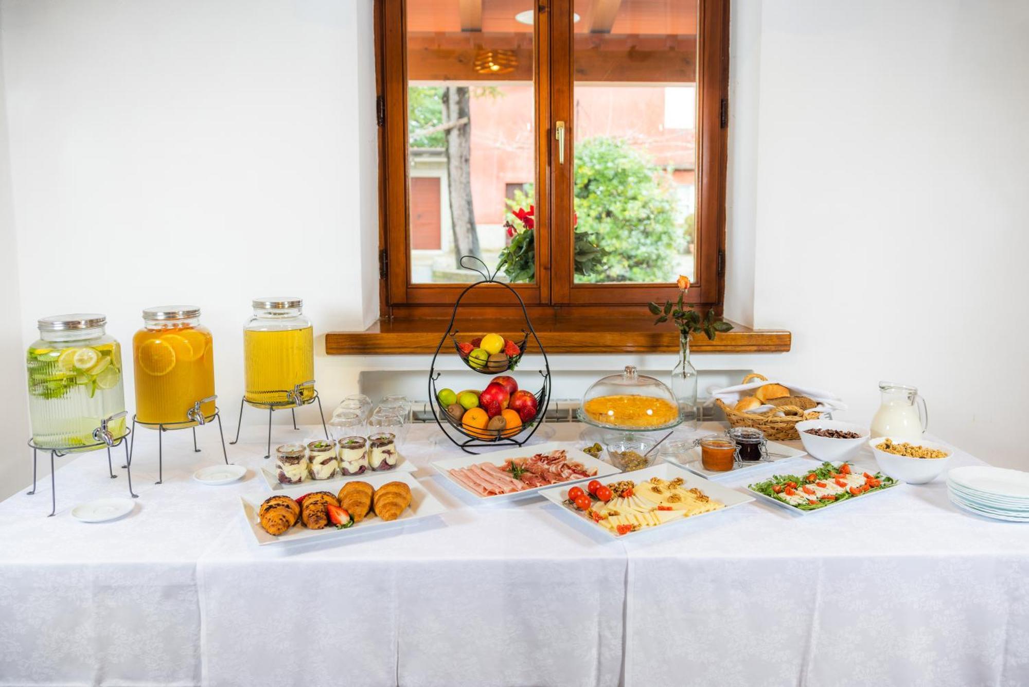 Stok - Rooms, Wine & Restaurant - Marezige, Koper Ngoại thất bức ảnh