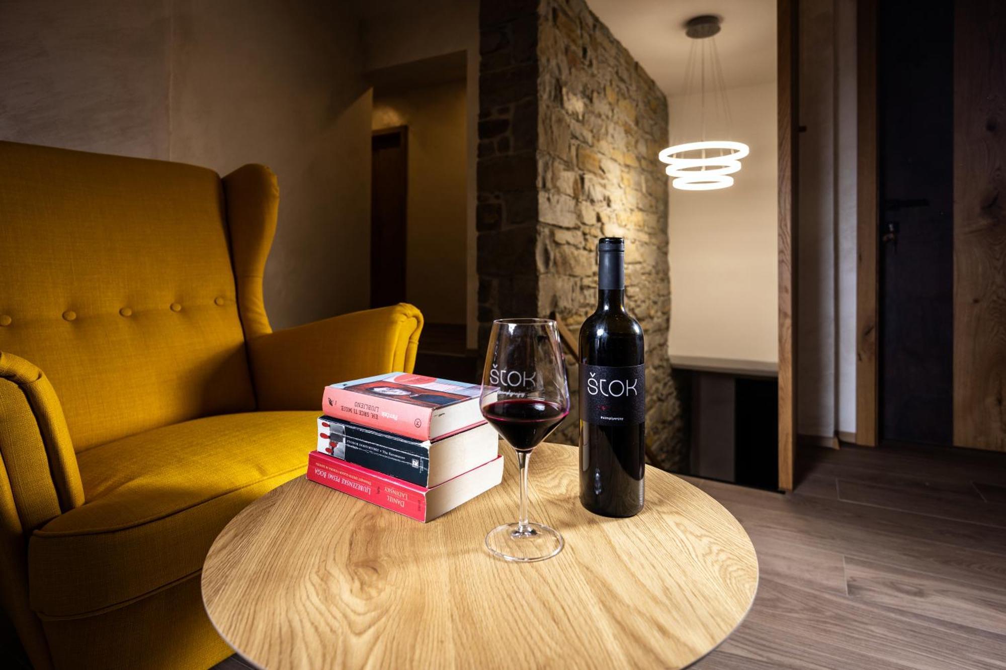 Stok - Rooms, Wine & Restaurant - Marezige, Koper Ngoại thất bức ảnh