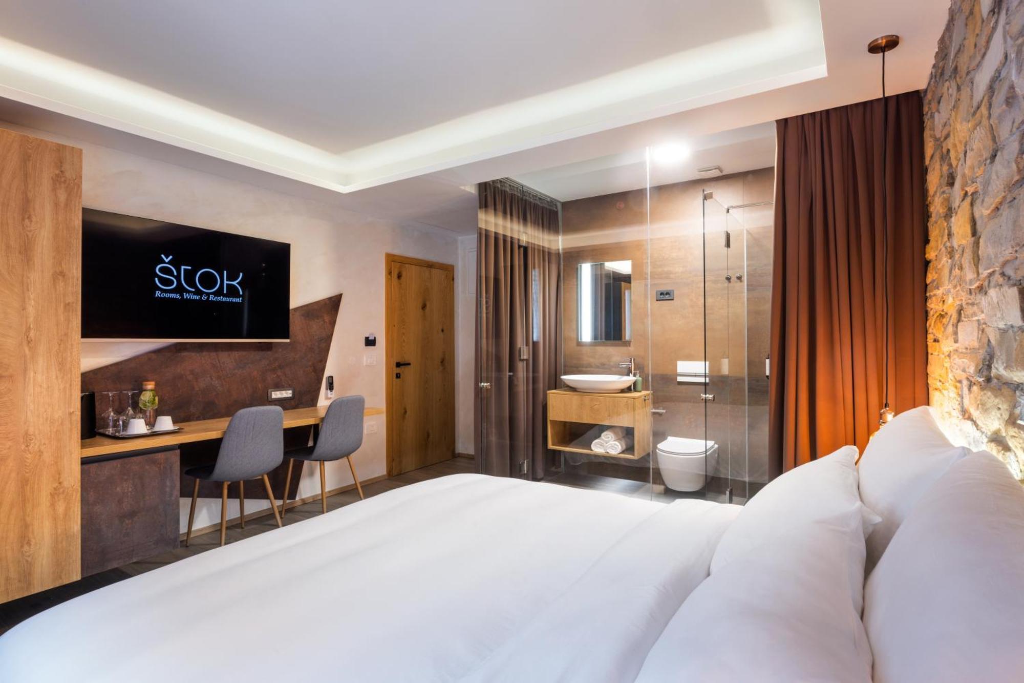 Stok - Rooms, Wine & Restaurant - Marezige, Koper Ngoại thất bức ảnh