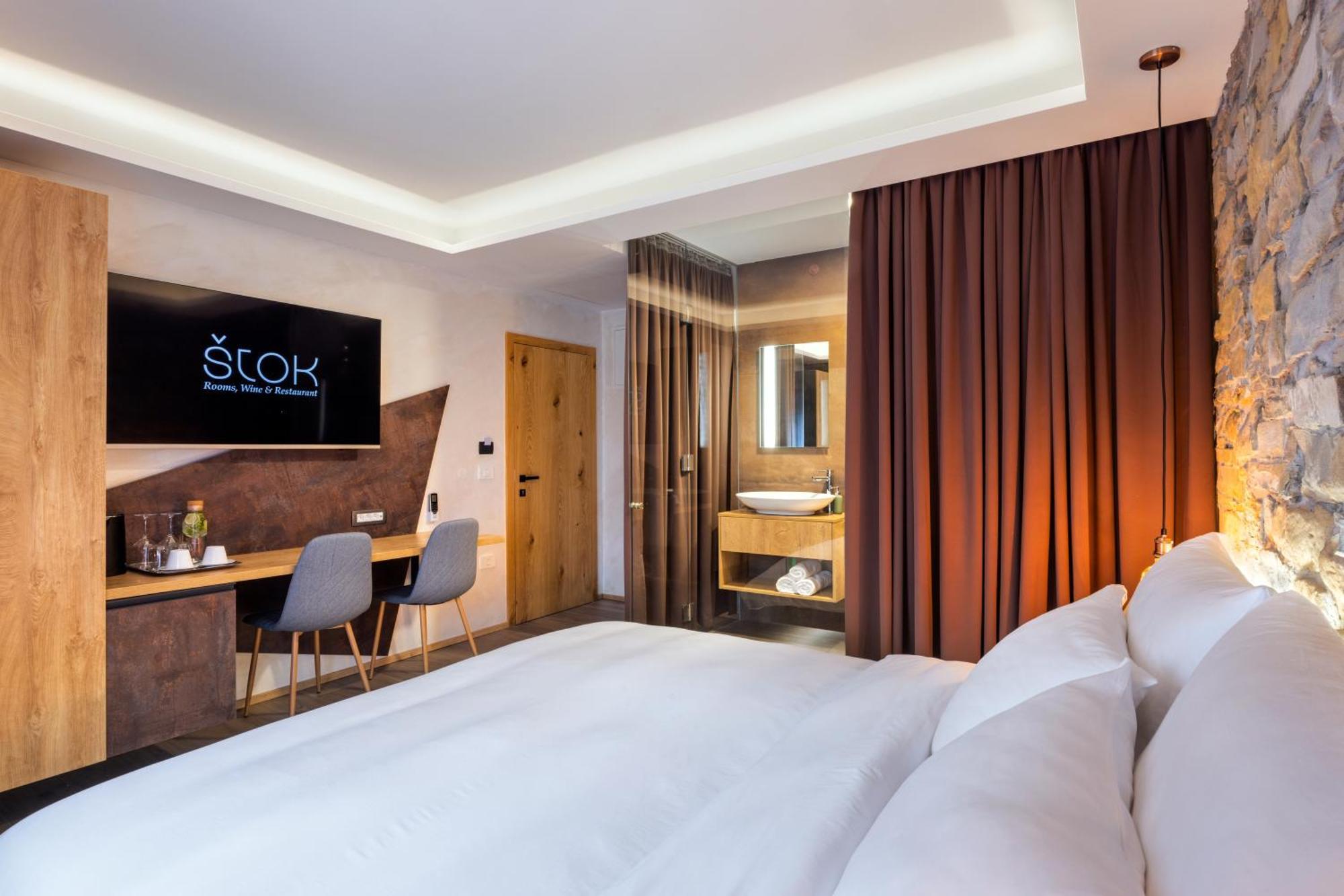 Stok - Rooms, Wine & Restaurant - Marezige, Koper Ngoại thất bức ảnh